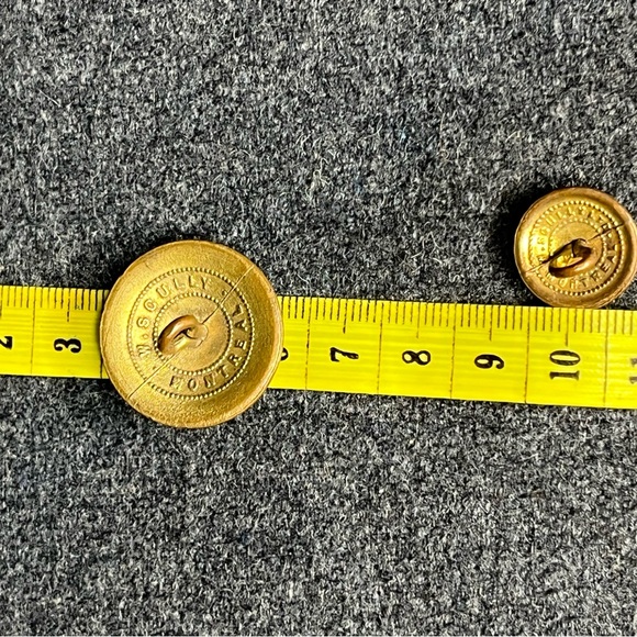 2 Customs Canada buttons vintage - Picture 5 of 10